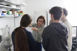 Žiactvo zo Žiliny si v BMC SAV vyskúšalo vedeckú...