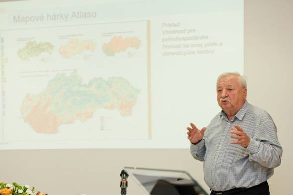 ÚKE SAV predstavil významnú publikáciu – Atlas prírodného potenciálu