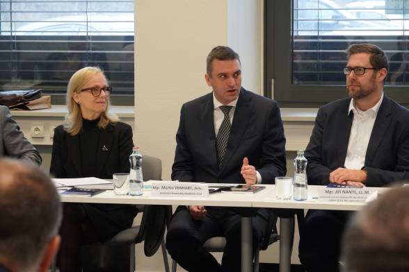 Research evaluation was discussed at a national round table